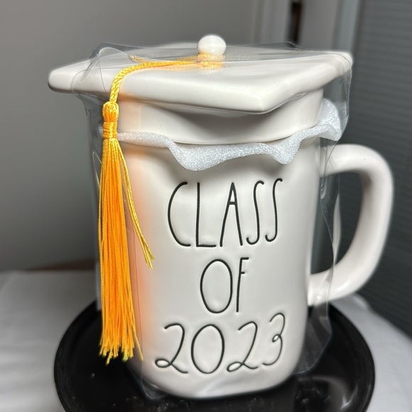Rae Dunn 2023 graduate coffee/tea mug - Picture 2 of 6